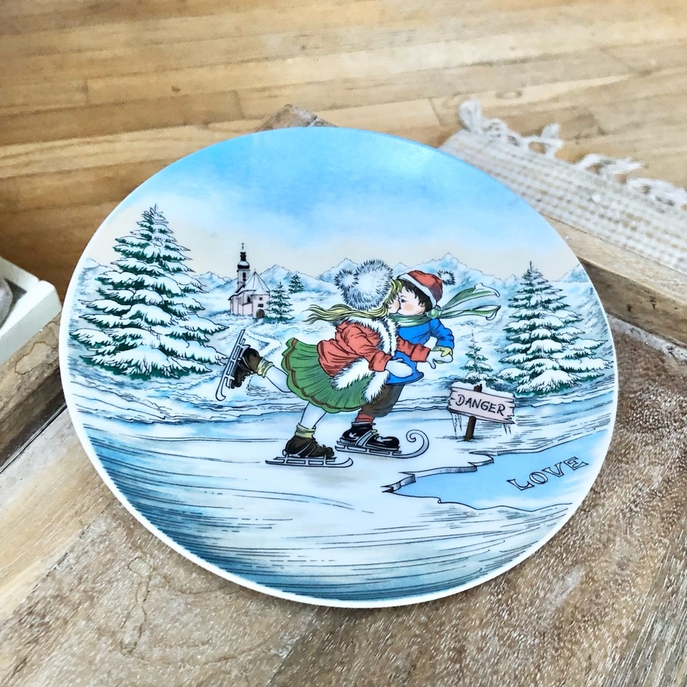 Sandizell Limited Edition First Love Treasured Moments 8” Collector’s Plate